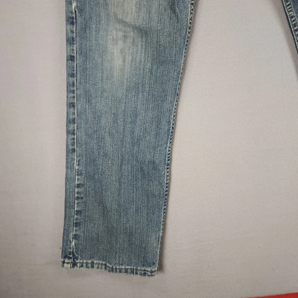 Genuine Wrangler Relaxed Fit Straight Jeans Men's 31x30 Blue Faded Distressed - Picture 12 of 15